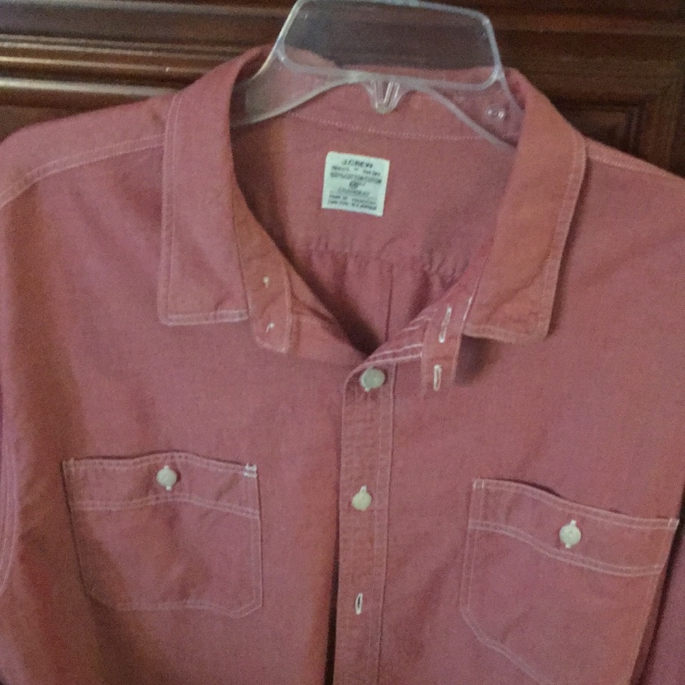 Men’s chambray long sleeve shirt.